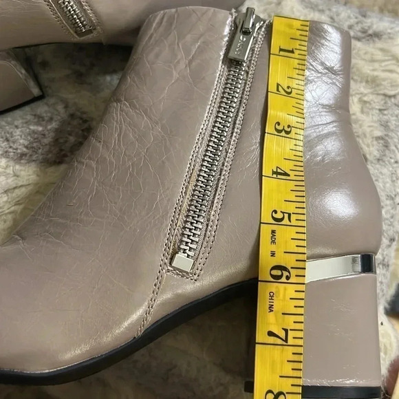 DKNY Womens Crosbi Leather Block Heel Ankle Boots NWOT size 10m in gray - Picture 10 of 10